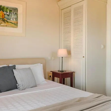 Willa Ruggero By Vintage Travel