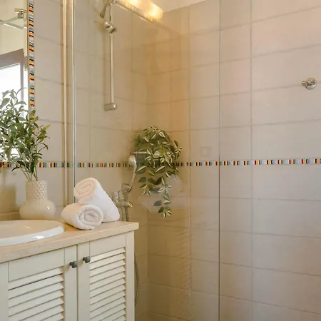 Ruggero By Vintage Travel Willa